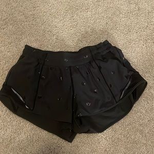 Lululemon Black Logo Hotty Hot 2.5” Size 8